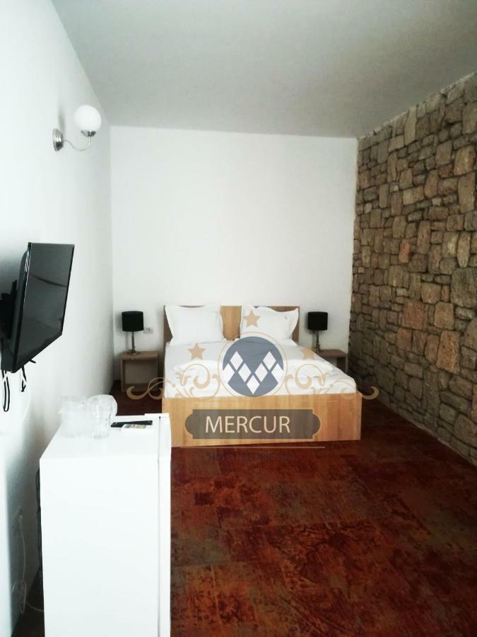 Hotel Mercur 에포리수드 외부 사진