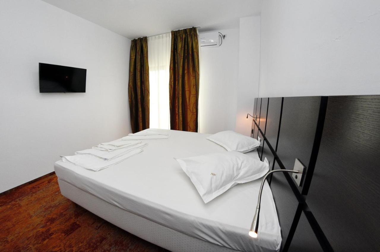 Hotel Mercur 에포리수드 외부 사진